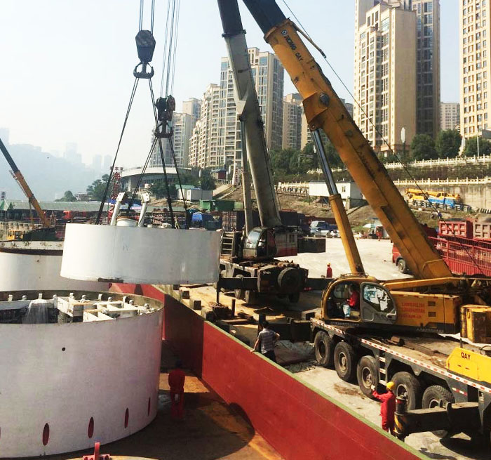 鸡东吊车作业中
